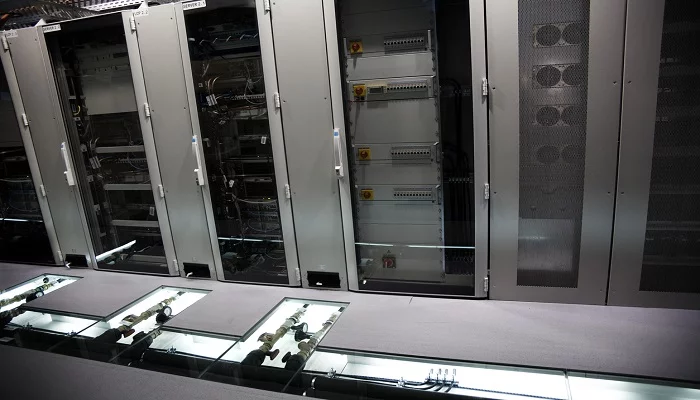 Server room extractor fan top